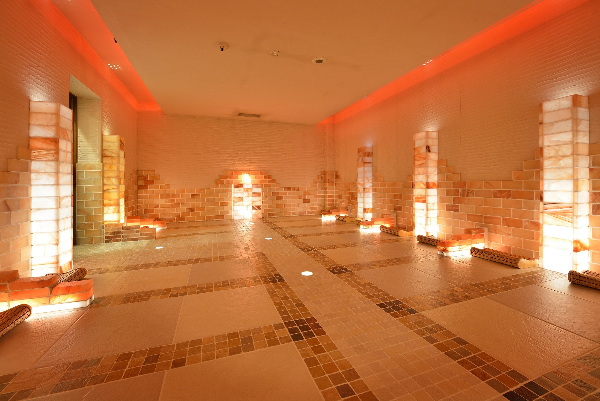 《岩盤浴*岩塩の部屋》ヒマラヤ産 岩塩ローズソルト使用