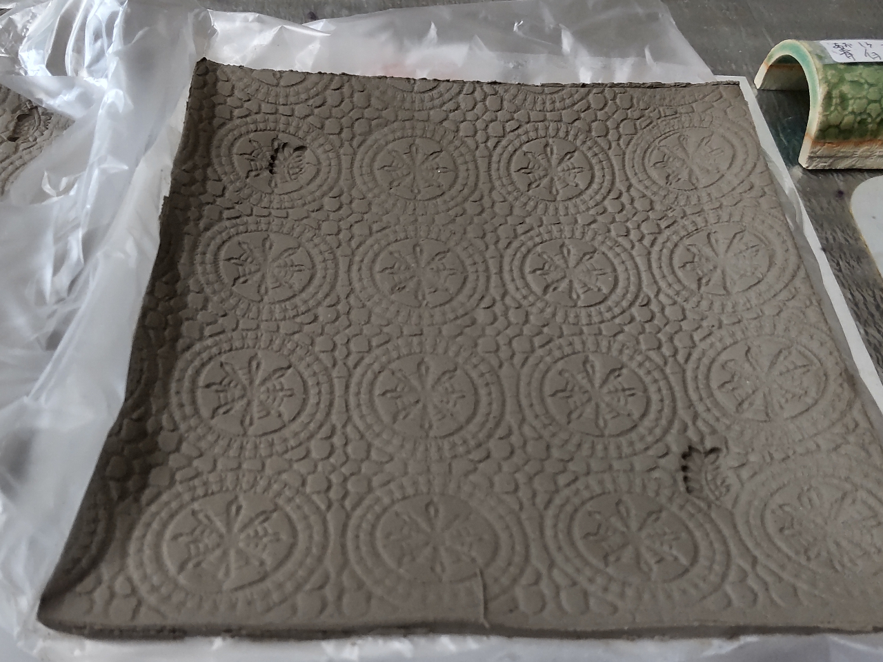 【千葉・夷隅郡・陶芸体験】15cm角板皿造り<2枚>(ファミリー/友人向け)