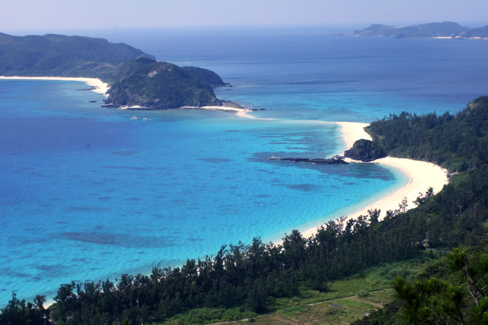 高月山から古座間味ビーチ