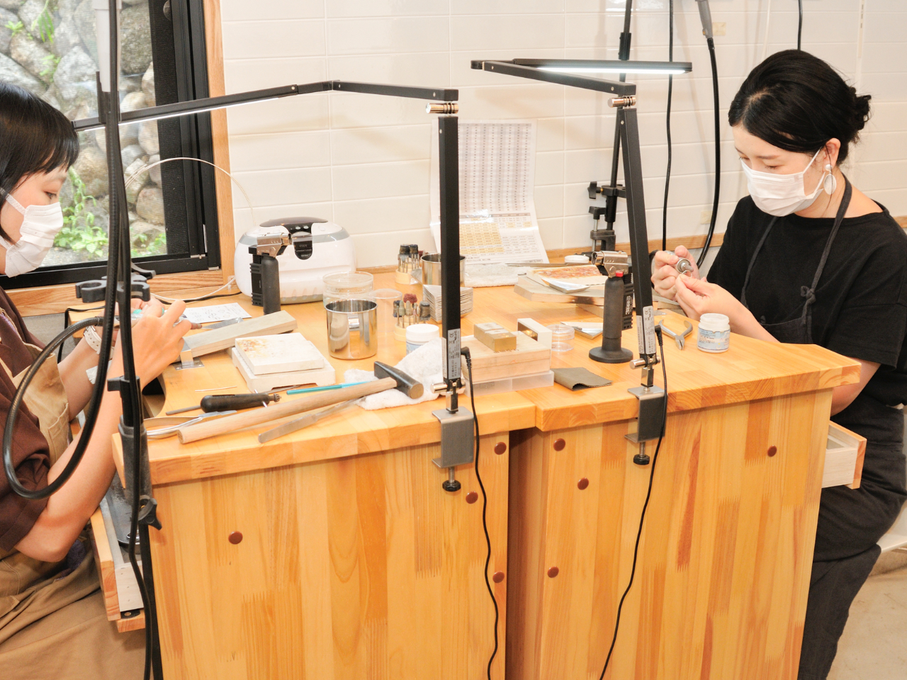 ElЂƂЂƂJɎdグ܂B