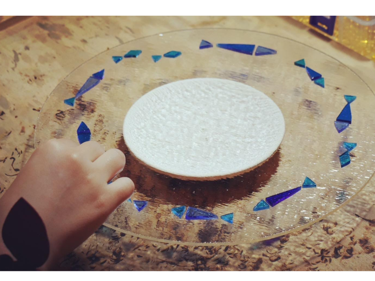 DȐF`IŕĂ܂BEɈ̃KX̂̊łB