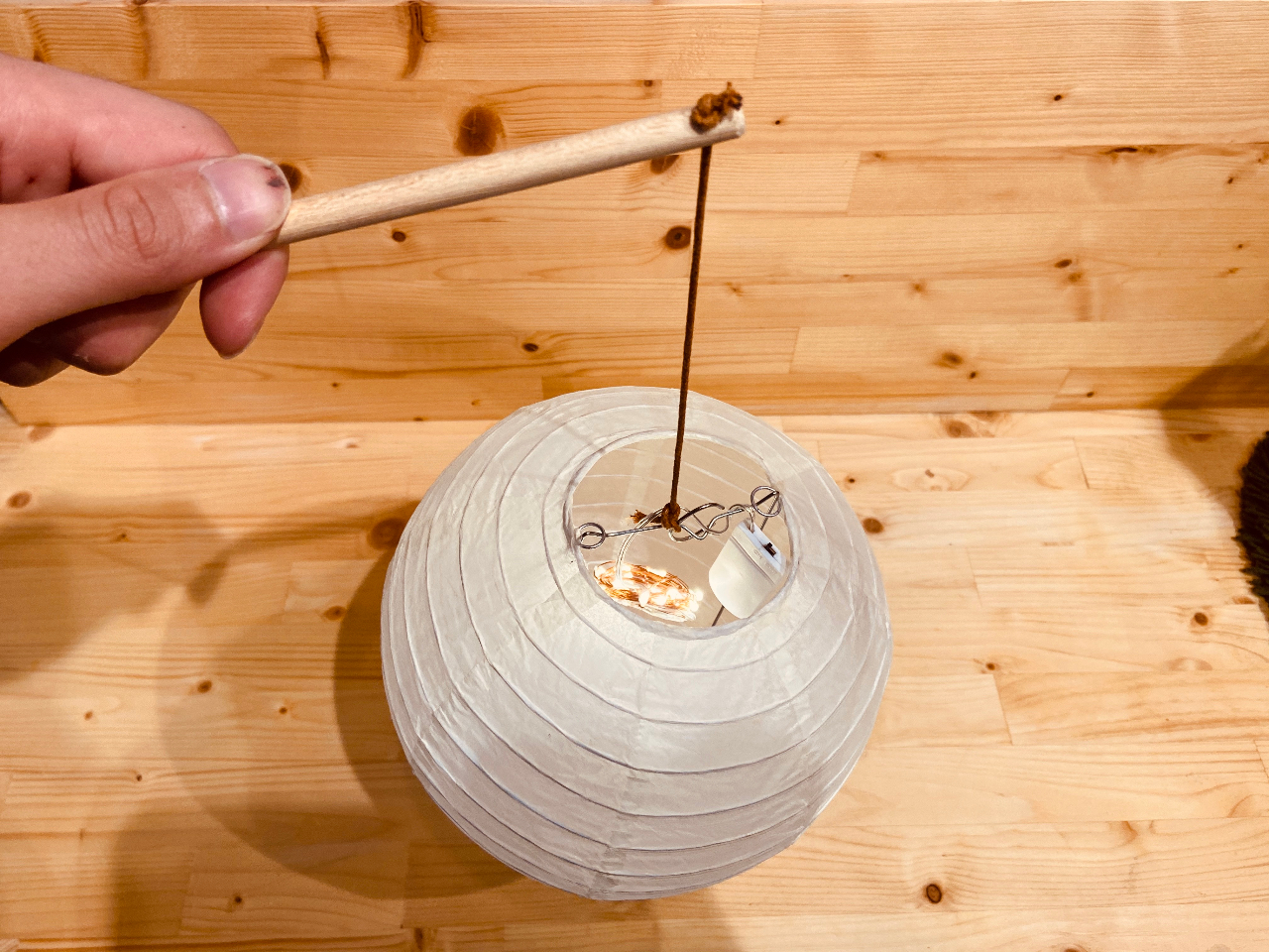 尾道 伝統工芸 絵付け 創業100年以上を誇る老舗提灯屋で職人気分 提灯の絵付けをしてみよう 尾道ちょうちん 山さき じゃらん遊び体験