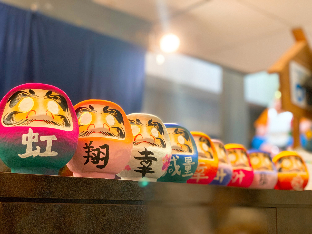 業界唯一 黄綬褒章受章の老舗が贈る 高崎だるま絵付け体験 伝統工芸品が可愛くカラフルに 業界最大級 約140平米の店舗で安全に体験 年中無休 毎日開催 だるまのふるさと大門屋 じゃらん遊び体験 業界唯一 黄綬褒章受章の老舗が贈る 高崎だるま絵付け体験 伝統工芸品が可愛くカラフルに 業界最大級 約140平米の店舗で安全に体験 年中無休 毎日開催 だるまのふるさと大門屋 じゃらん遊び体験