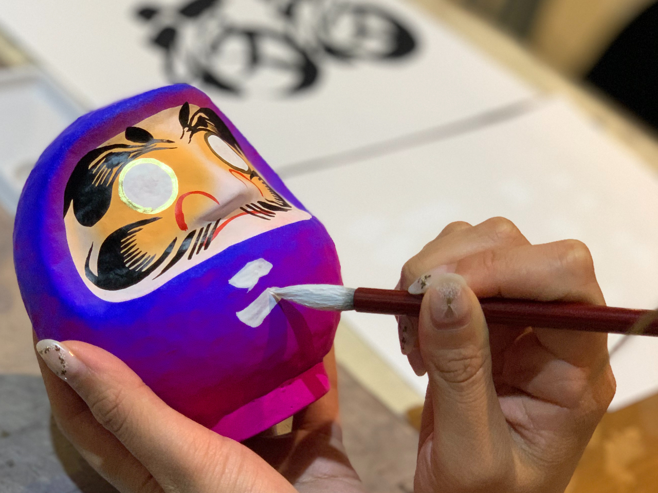 業界唯一 黄綬褒章受章の老舗が贈る 高崎だるま絵付け体験 伝統工芸品が可愛くカラフルに 業界最大級 約140平米の店舗で安全に体験 年中無休 毎日開催 だるまのふるさと大門屋 じゃらん遊び体験 業界唯一 黄綬褒章受章の老舗が贈る 高崎だるま絵付け体験 伝統工芸品が可愛くカラフルに 業界最大級 約140平米の店舗で安全に体験 年中無休 毎日開催 だるまのふるさと大門屋 じゃらん遊び体験