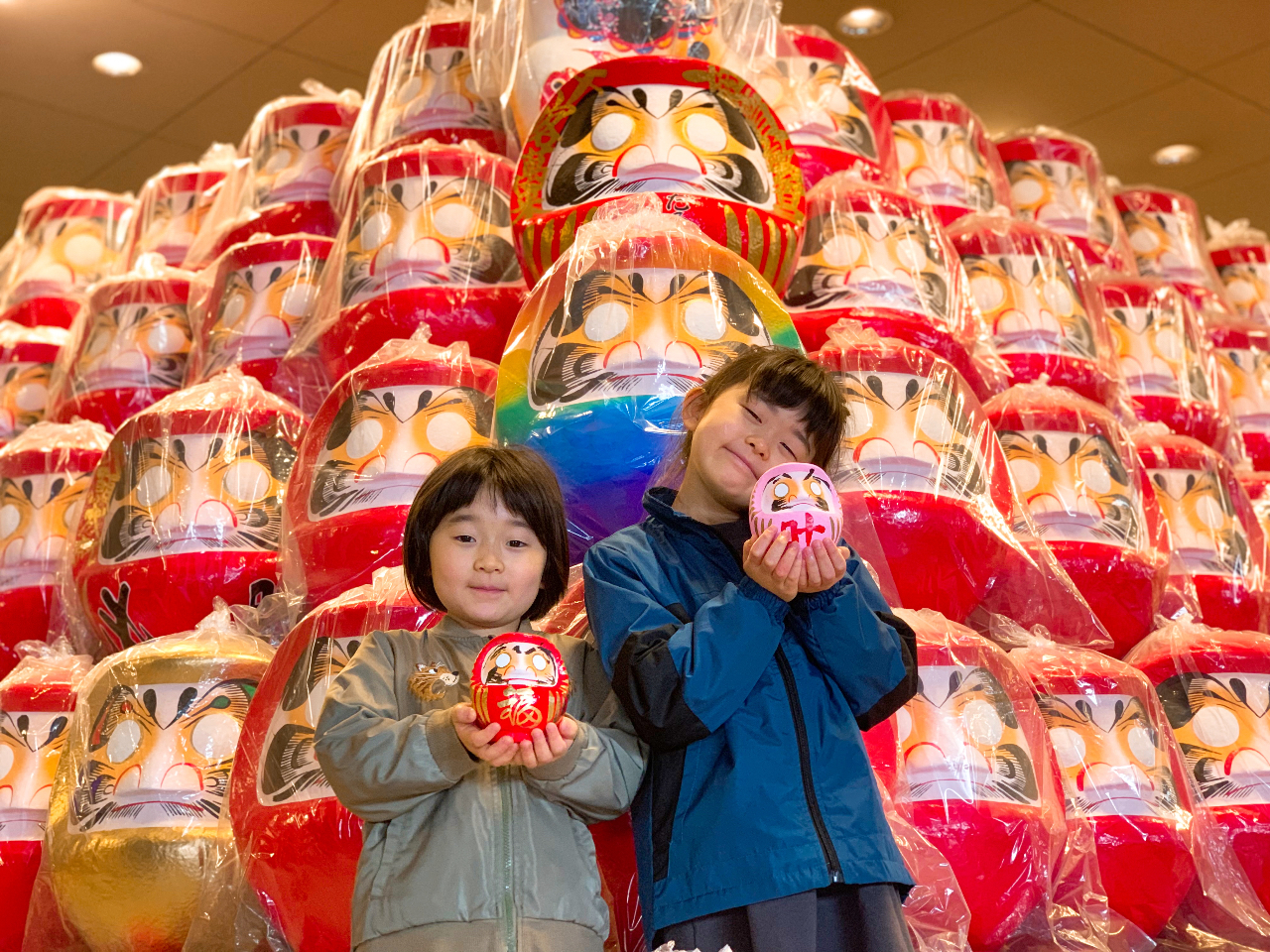 10年以上続くベストセラー体験は伝統的はお顔を描く体験です。見た目では付けられない価値を☆