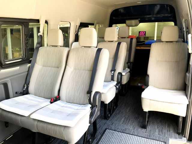 バスタオルやシャンプー・器材も全てコミコミ!!持ってくるお荷物は水着と着替えだけ!! 広い車内でみんなでワイワイくつろいで!!