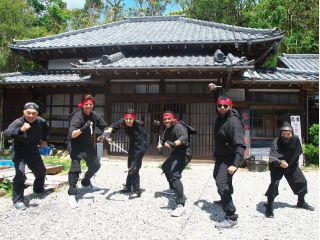 忍者服を着て忍者になりきろう!