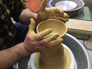 ろくろで楽しく体験!