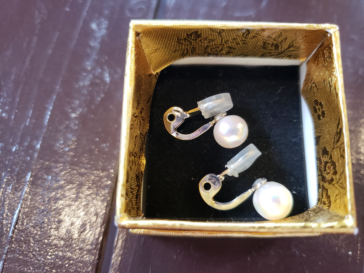 対馬産真珠のイヤリングです。