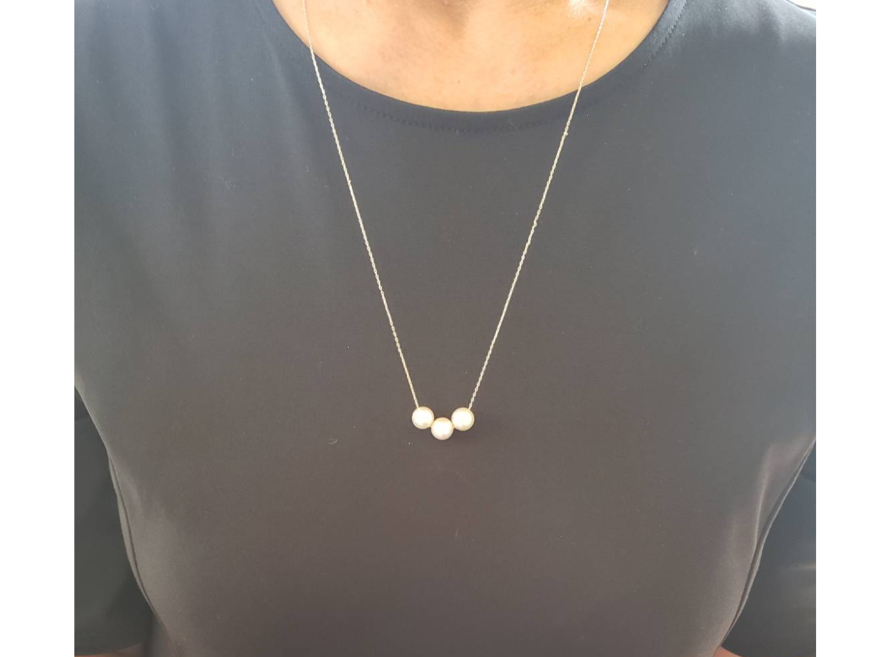 真珠を増やしてお好きなデザインに手作りで作ることも可能です。追加料金になりますので、お問い合わせくださいませ。