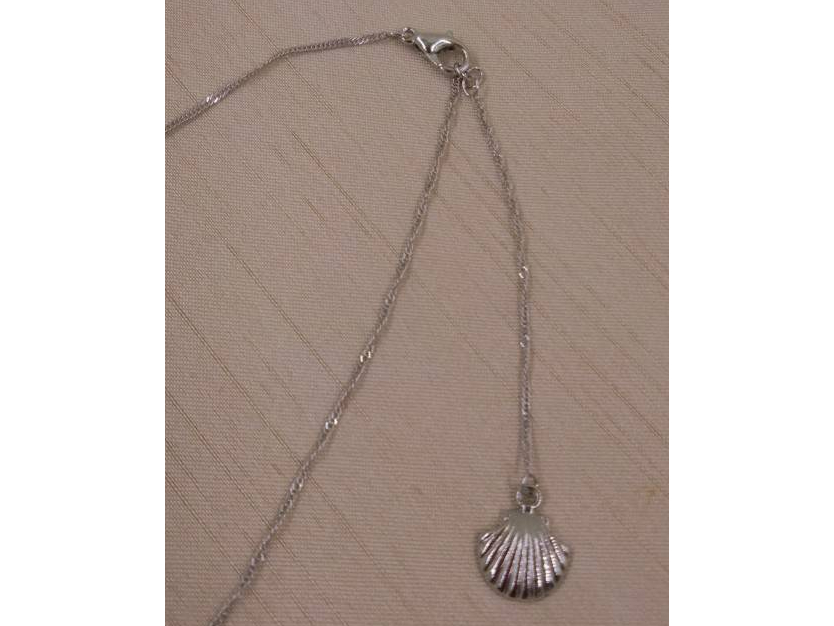 留め金の部分は、アジャスターを作ることもできます。夏用、冬用と両方気軽に普段から身に付けられるようにデザインして、一緒に作っていきましょう。