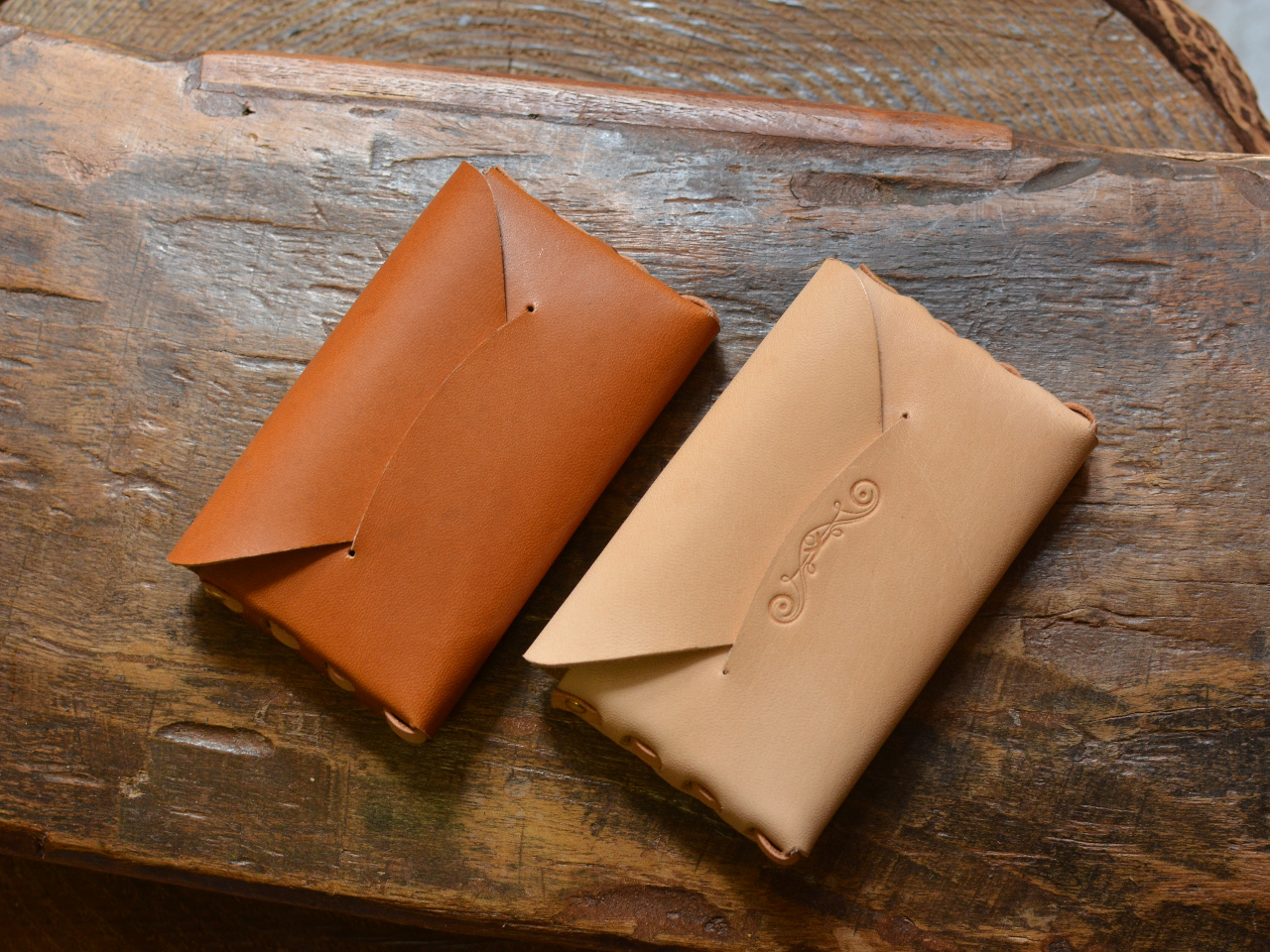 革の色は3色からお選び頂けます。