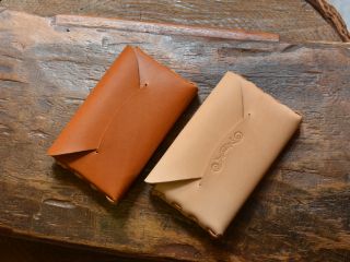 革の色は3色からお選び頂けます。