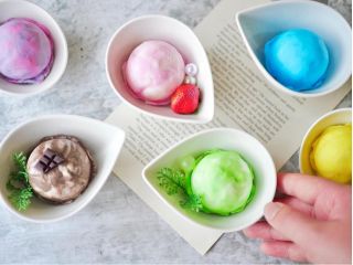 まるで本物みたいなアイスクリーム型のせっけん!(飾りは造花です)