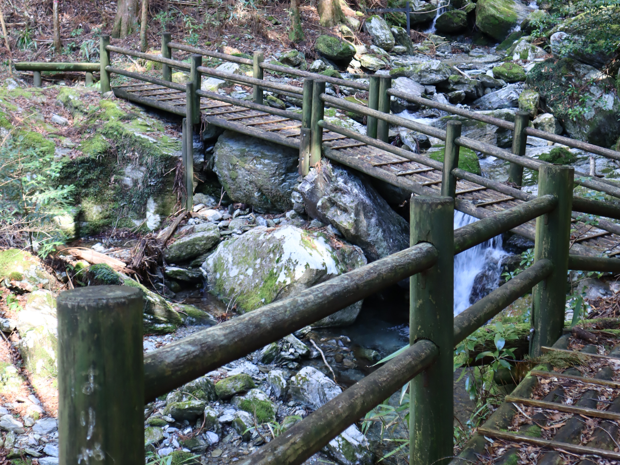 ɖGB̎͂ɂ͎Rт̗VꎞԒňł܂B