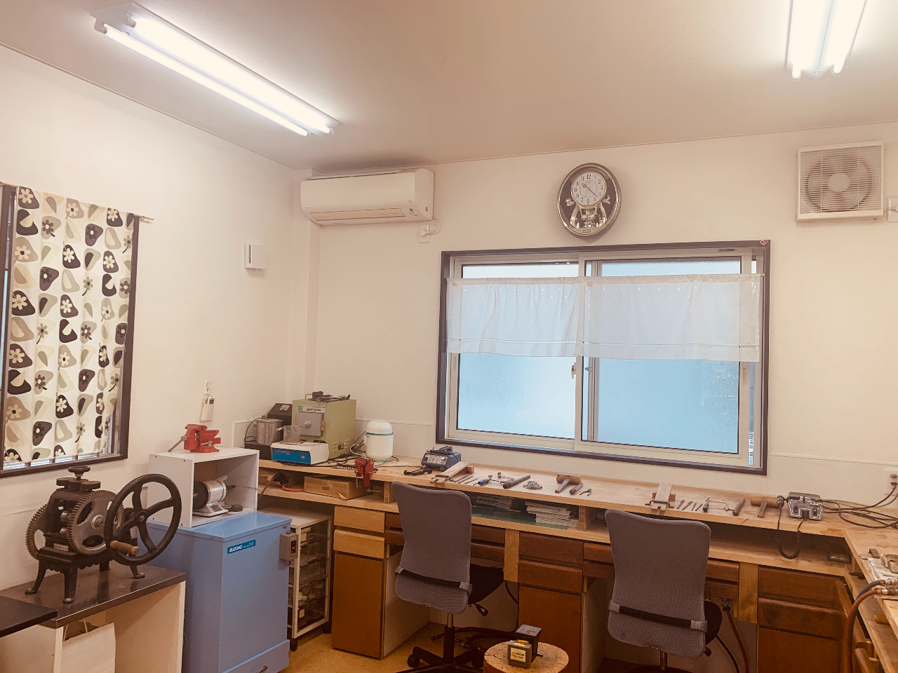 ̌̍ƏłB2AC1AC\sĂ܂B