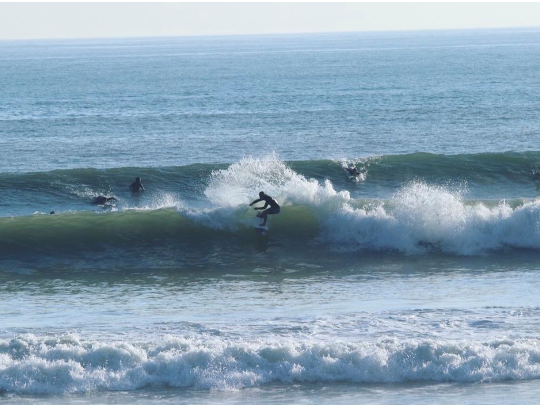 経験豊富な日本サーフィン連盟公認指導員がみなさまをサポートします。