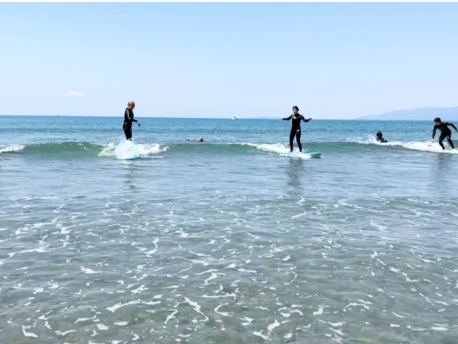 仲間と一緒にパーティーウェーブ!