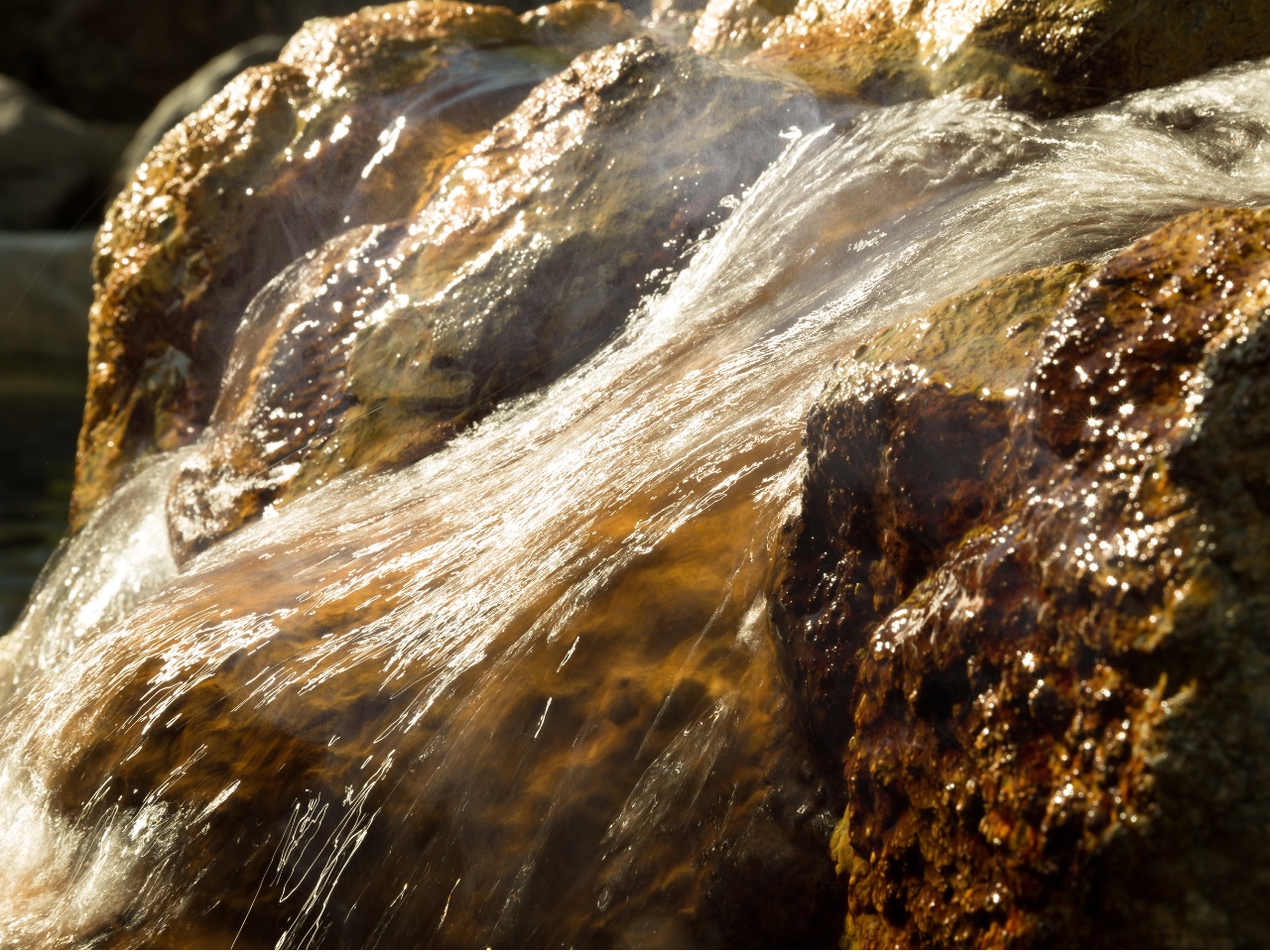 「100%天然温泉」をご堪能あれ!温泉は早朝〜夜遅くまでご利用可能です♪(温泉清掃日は16時頃〜)