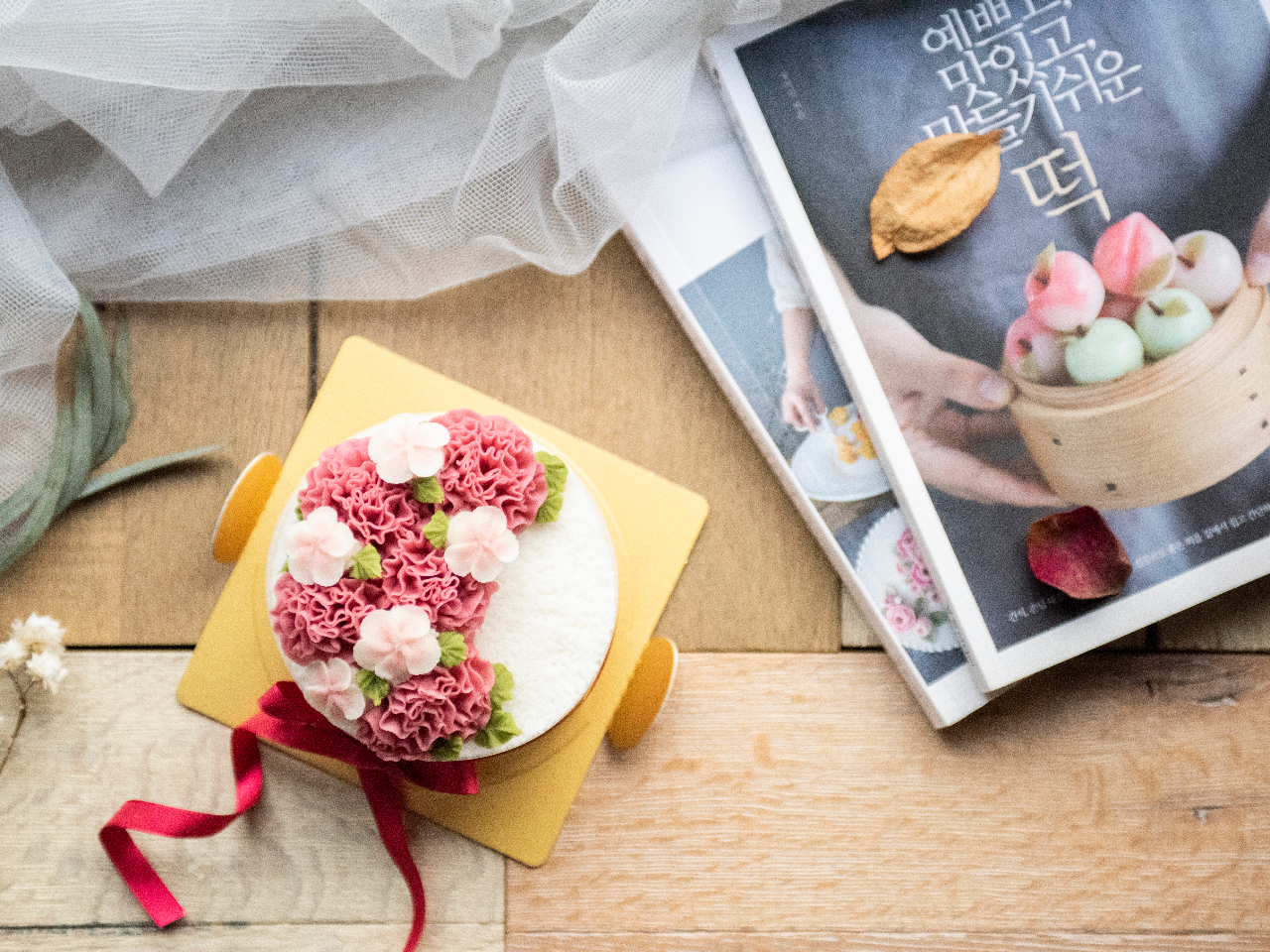 カーネーションとアップルブロッサムのデコレーション