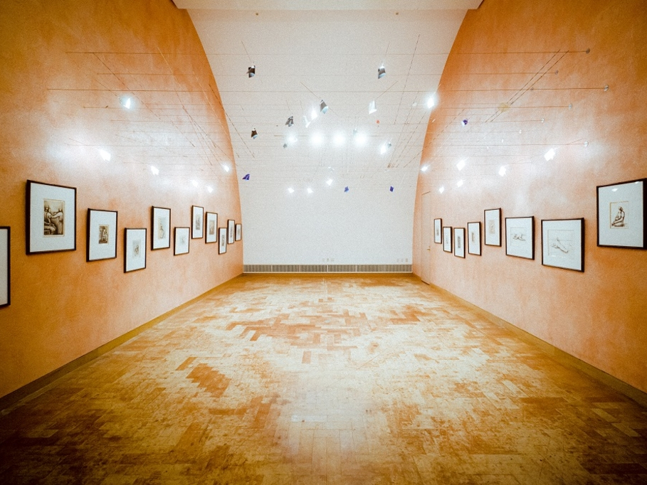 ヘンリー・ムーア「母と子」