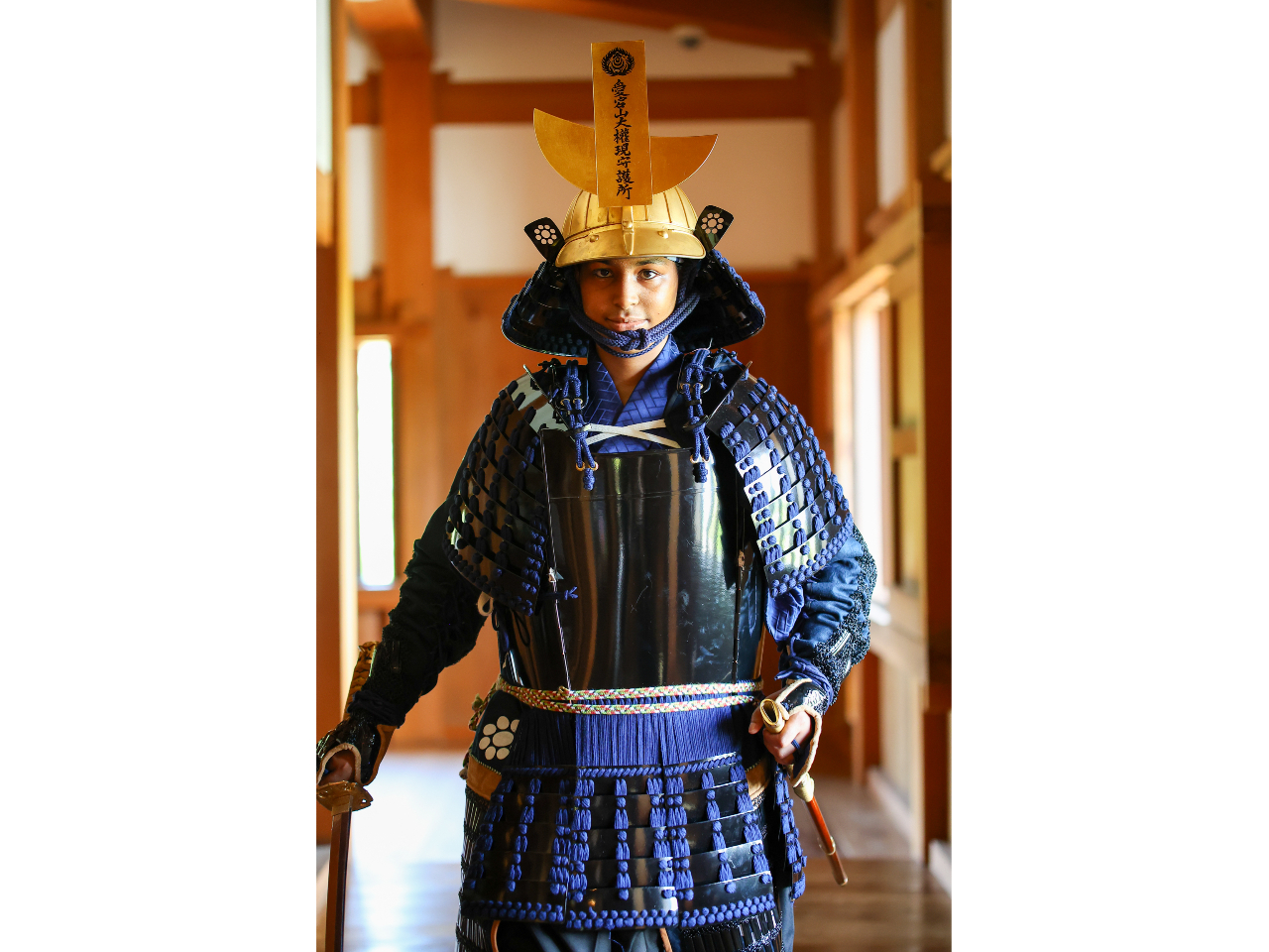 甲冑職人が丹精込めて作り上げた重厚な戦国武将の甲冑を着用出来ます。