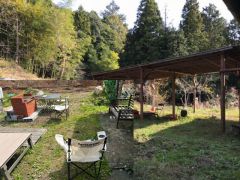 バーベキュー場所 屋根もあるからのんびりできる♪