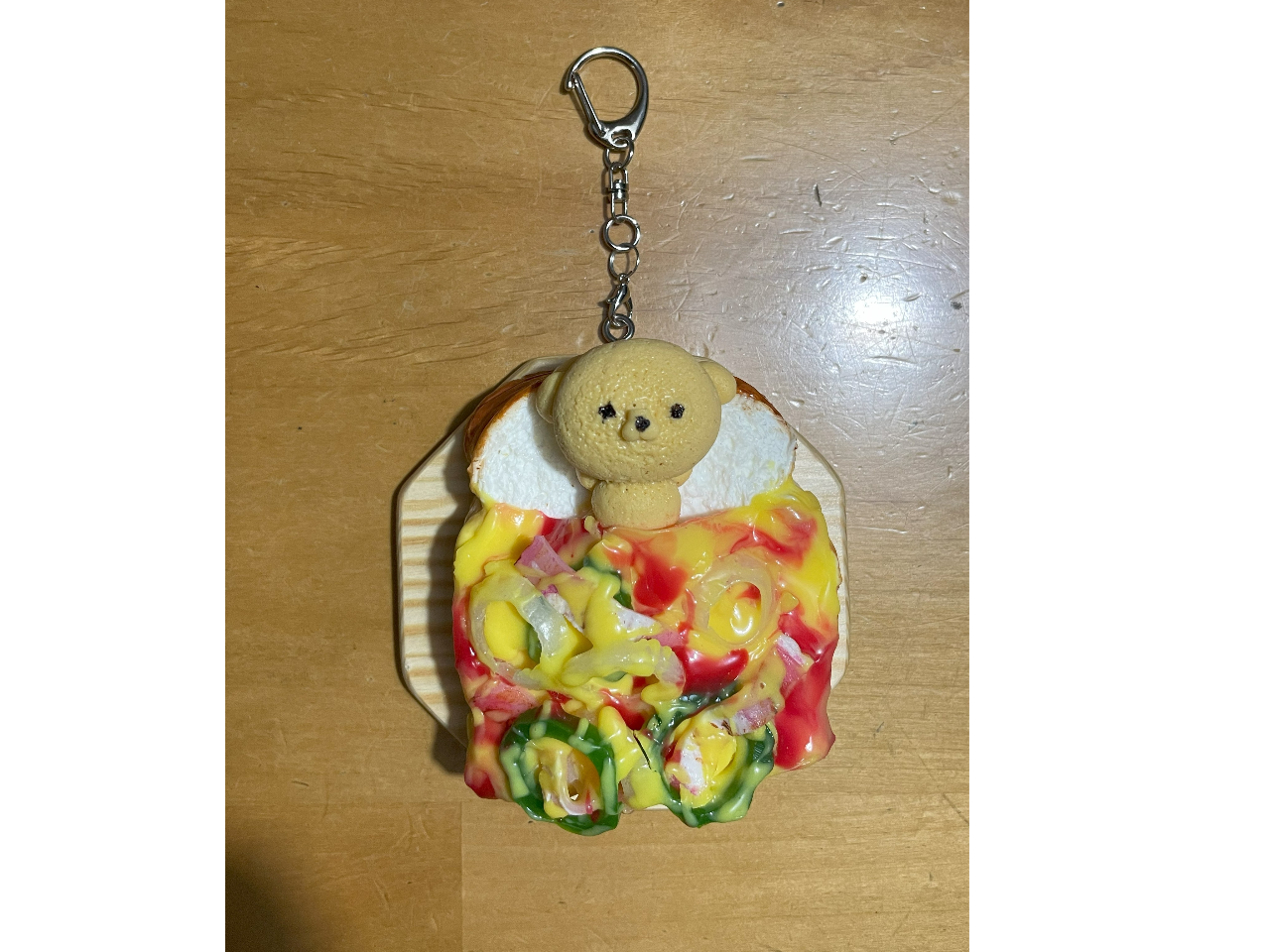 NbL[N}sUg[Xg̃xbhŋxłL[z_[łB