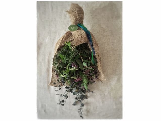 生花からドライフラワーになるのを楽しむハーブスワッグ フラワーデザイナーが教えるフラワー教室 じゃらん遊び体験 生花からドライフラワーになるのを楽しむハーブスワッグ フラワーデザイナーが教えるフラワー教室 じゃらん遊び体験