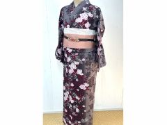 女性和装一例
