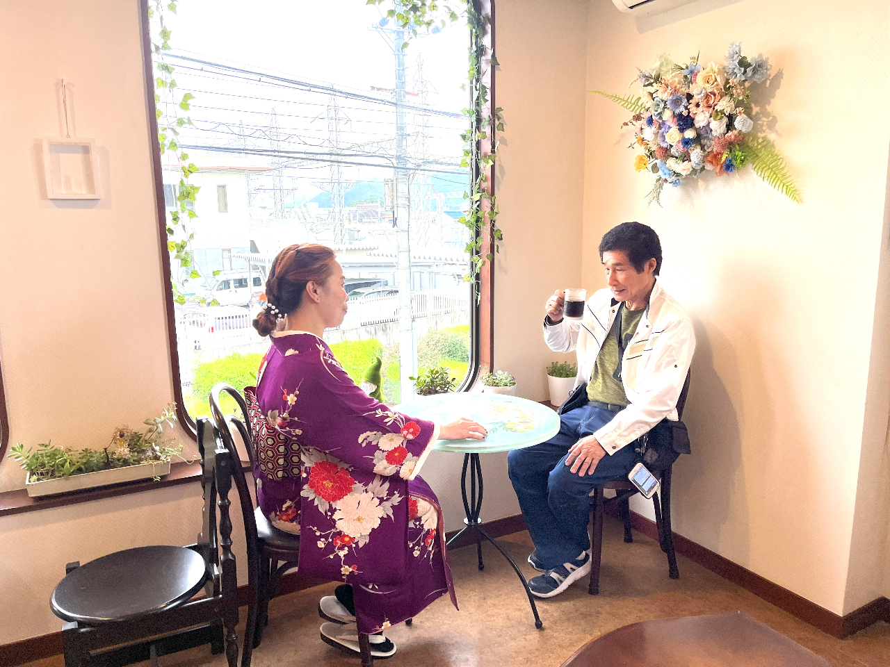 和装体験もいただける喫茶となります。カップル、ご夫婦、ご友人同士で和装をして喫茶でティータイムをお楽しみいただけます♪