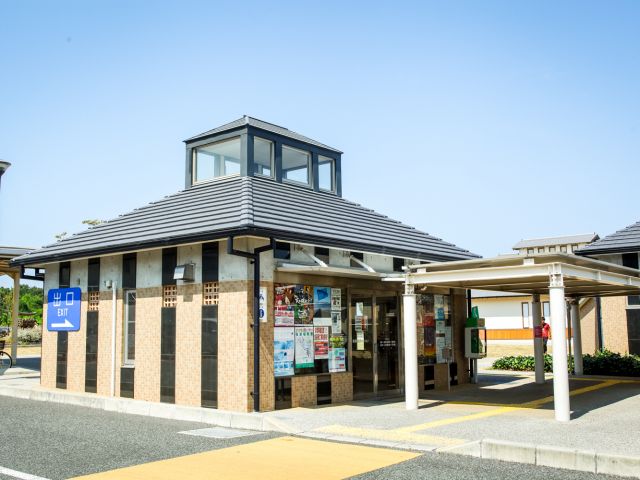 集合場所:道の駅「源平の里むれ」の報道ステーション前