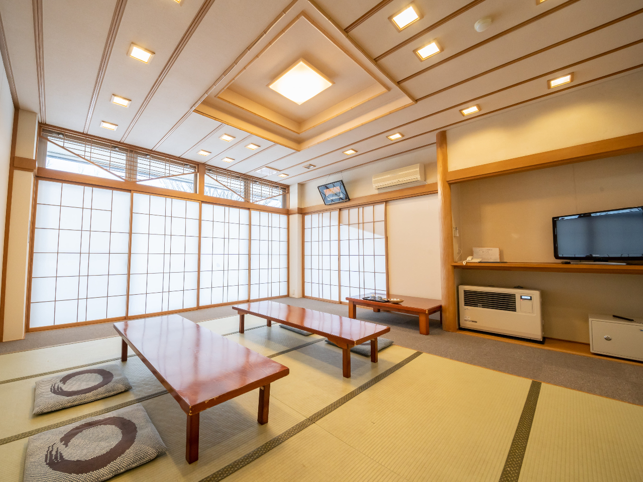 ݐ،͓5Ԏgp\B15(3,100~)E25(5,200~)ōłp܂B