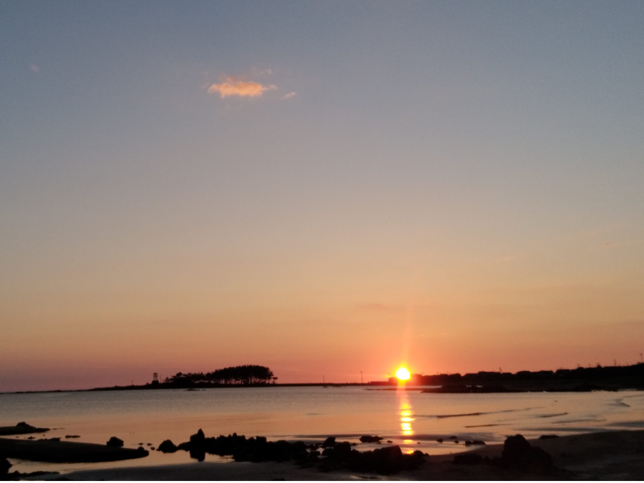 日本海に沈みゆく夕陽が見れるかも!?(^^♪