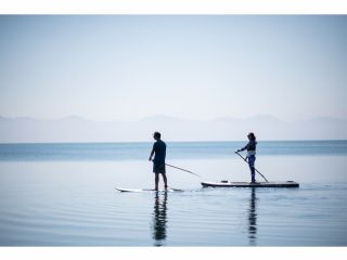 福島のシンボル「猪苗代湖」でSUP体験♪透明な水面が天を映す鏡のようであることから「天鏡湖」の名があります。