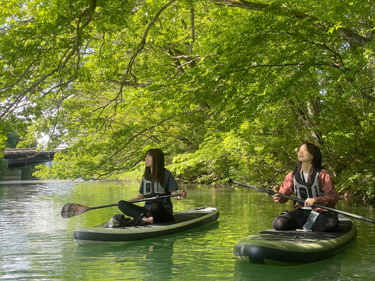 橋や木の下をくぐったりちょっとしたアドベンチャーも♪