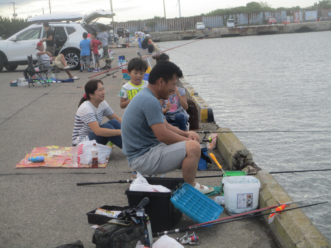 海釣りに必要な道具は一式お貸しいたします^^どうぞ手ぶらで気軽にお越しください♪