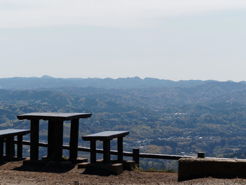スタートは鹿野山九十九谷展望公園、先ずは頂上付近からの眺めを楽しみ、日常から離れてここにいることを感じます。
