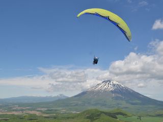 夏の北海道はルスツの空を飛ぼう!