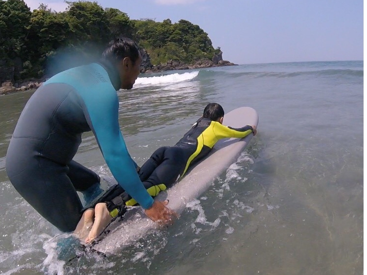 ビギナーコース～｜鳥取の海でサーフィンをはじめよう♪少人数制なので