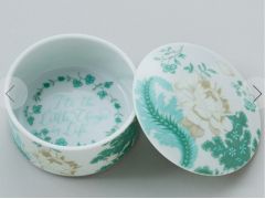 とっても豪華な小物入れです