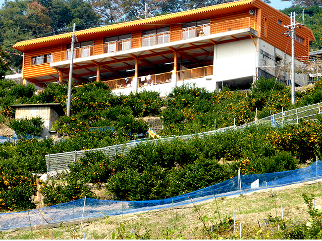 �݂��񔨂Ƌx�e��