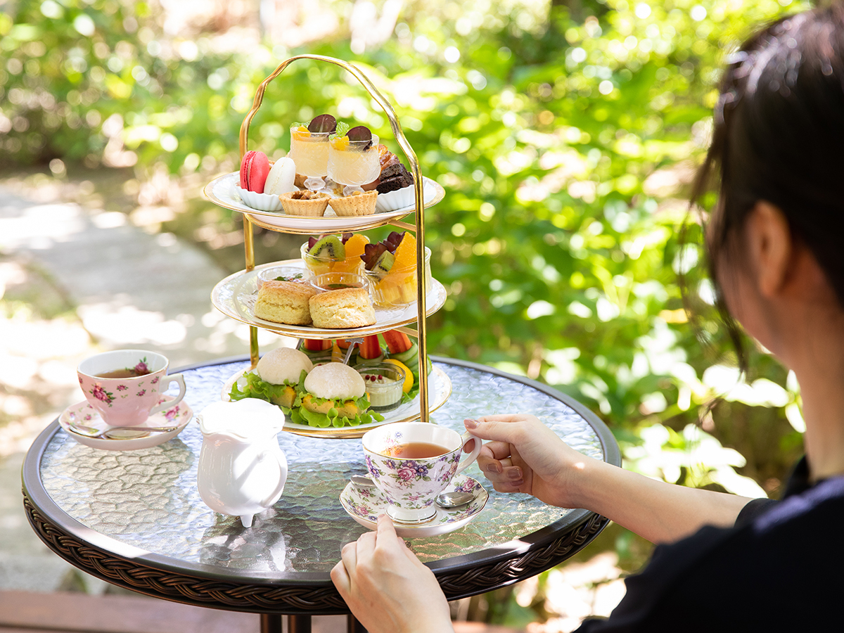 テラス席で味わう♪アフターヌーンティーセット