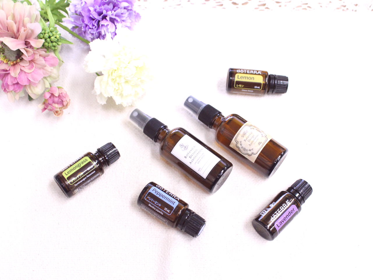 お好きなエッセンシャルオイル(アロマ)でルーム用・マスク用・消臭用などのスプレーを作ります。