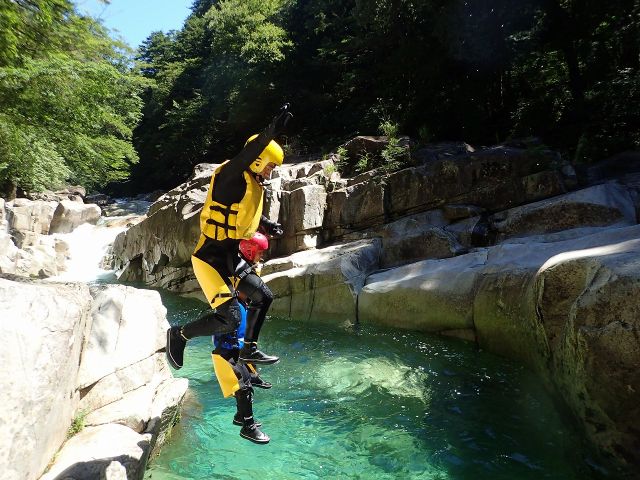 エメラルドグリーンにダイブ!!