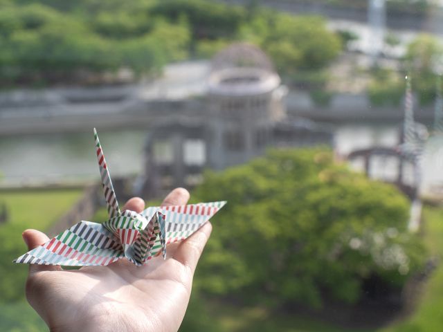 折り鶴に平和の想いを込めて