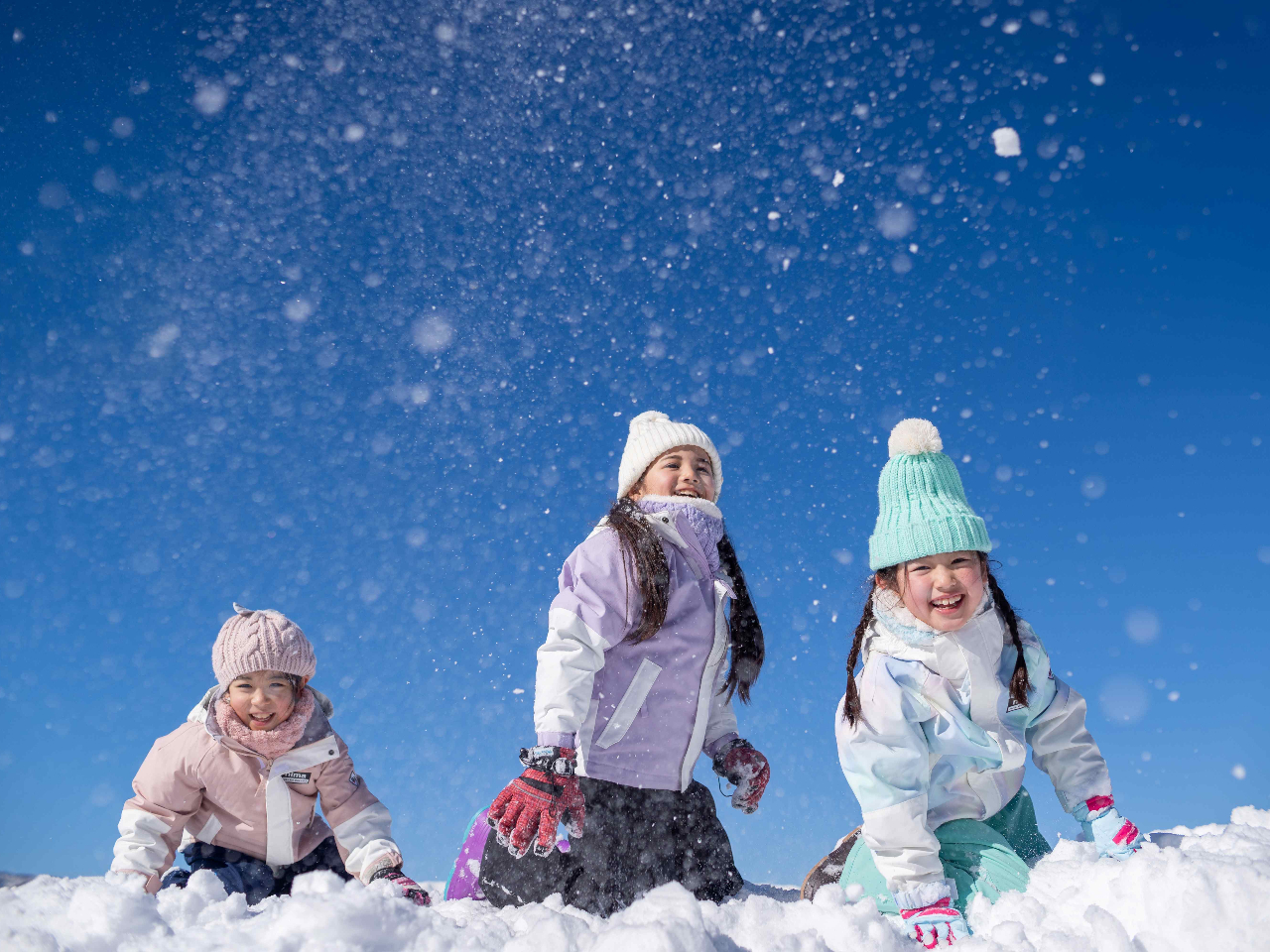 ウィンターシーズン_冬ならではの雪遊びや動物と触れ合える<ひるがの高原牧歌の里入...