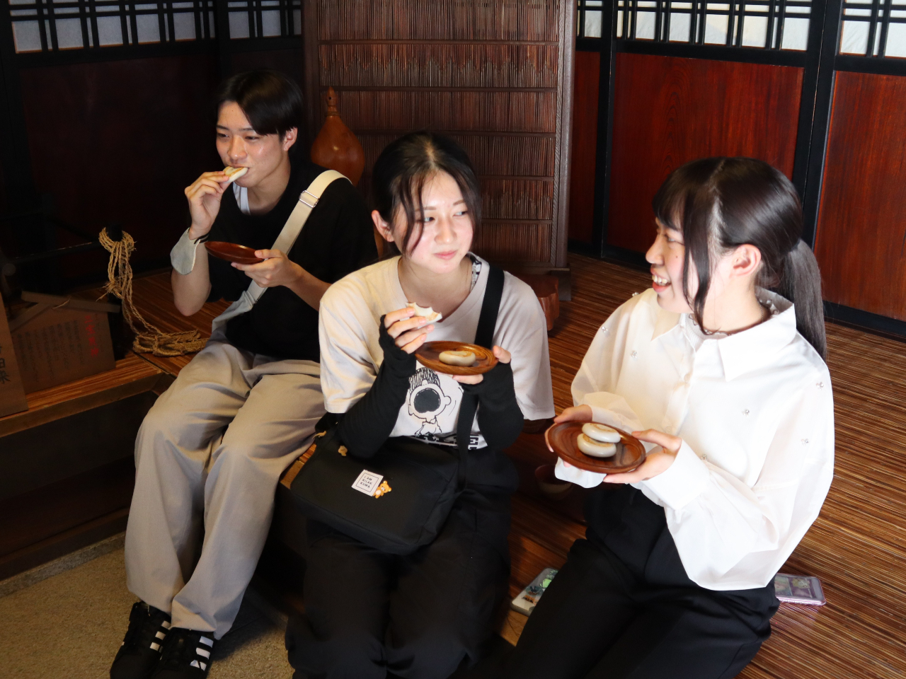 ɐXŎQqqĂȂĂVܒuւ΂{Xv̖uւΖ݁vBQ̕ĕ݂𗼖ʏĂfpȖ킢łBjXŊy߂܂B