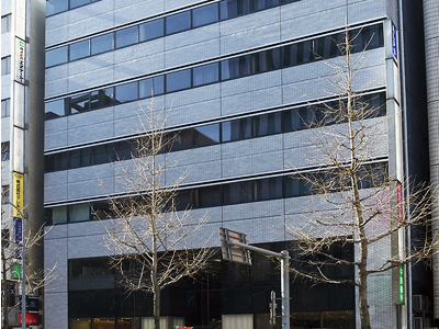 �O��~�����{�Z~