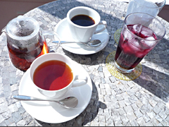 yJtFzArJ팴̃G`IsÃxeEQ̐XɎʂȓ҂R[q[A_g킸ɍnňĂꂽPjAR̍gƊeW[Xy߂܂